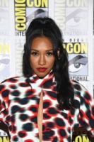 Candice Patton t-shirt #3855844