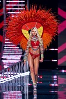 Candice Swanepoel Longsleeve T-shirt #2873918