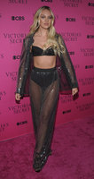 Candice Swanepoel Longsleeve T-shirt #2919083