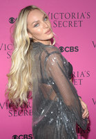 Candice Swanepoel Longsleeve T-shirt #2919096