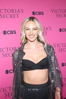 Candice Swanepoel Longsleeve T-shirt #2919099
