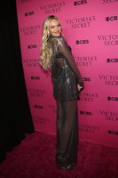 Candice Swanepoel Longsleeve T-shirt #2919116