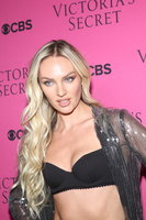 Candice Swanepoel Longsleeve T-shirt #2919194