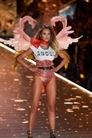 Candice Swanepoel Longsleeve T-shirt #3636081
