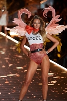 Candice Swanepoel Longsleeve T-shirt #3636087