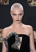 Cara Delevingne Longsleeve T-shirt #2718356