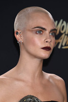 Cara Delevingne Longsleeve T-shirt #2718386