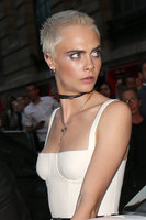 Cara Delevingne Longsleeve T-shirt #2718519