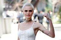 Cara Delevingne Longsleeve T-shirt #2718690