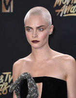 Cara Delevingne Longsleeve T-shirt #2718721