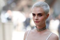 Cara Delevingne Longsleeve T-shirt #2718738