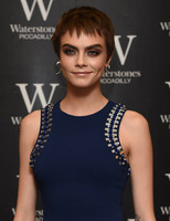 Cara Delevingne Longsleeve T-shirt #2789430