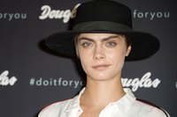 Cara Delevingne Longsleeve T-shirt #3265285