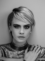 Cara Delevingne Longsleeve T-shirt #3820346