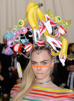 Cara Delevingne longsleeve t-shirt #3833573