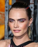 Cara Delevingne Sweatshirt #3889070