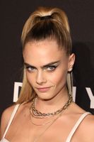 Cara Delevingne Longsleeve T-shirt #3889108