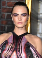 Cara Delevingne Longsleeve T-shirt #3889146