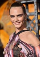 Cara Delevingne Longsleeve T-shirt #3889198