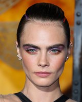 Cara Delevingne Longsleeve T-shirt #3889211