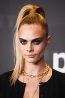 Cara Delevingne Longsleeve T-shirt #3889239