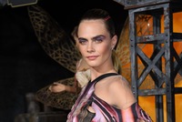 Cara Delevingne Longsleeve T-shirt #3889240