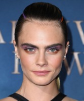 Cara Delevingne Longsleeve T-shirt #3889244