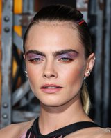 Cara Delevingne Longsleeve T-shirt #3889245