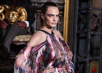 Cara Delevingne Longsleeve T-shirt #3889262