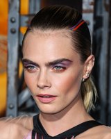 Cara Delevingne Longsleeve T-shirt #3889267