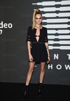 Cara Delevingne Sweatshirt #3889276