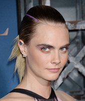 Cara Delevingne Sweatshirt #3889277