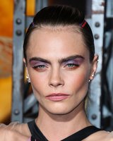 Cara Delevingne Longsleeve T-shirt #3889280