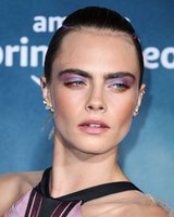 Cara Delevingne Longsleeve T-shirt #3889297