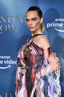 Cara Delevingne Longsleeve T-shirt #3889298
