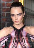 Cara Delevingne Longsleeve T-shirt #3889311