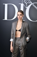 Cara Delevingne Longsleeve T-shirt #3935546