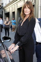 Carla Bruni Longsleeve T-shirt #2723065