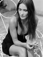 Carla Bruni Longsleeve T-shirt #3665402