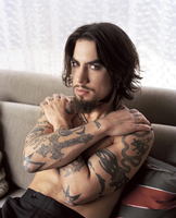 Carmen Electra & Dave Navarro Longsleeve T-shirt #3634443