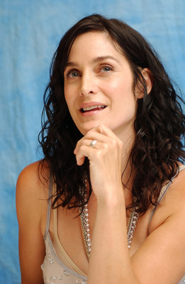 Carrie Anne Moss puzzle 2395986