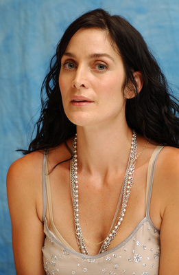 Carrie Anne Moss Poster 2395991