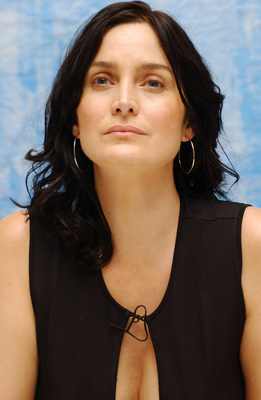 Carrie Anne Moss Poster 2395996