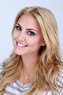 Cassie Scerbo puzzle 2010548