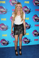 Cat Deeley Longsleeve T-shirt #3069738