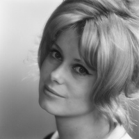 Catherine Deneuve Sweatshirt #2105088