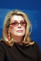 Catherine Deneuve Sweatshirt #2221226