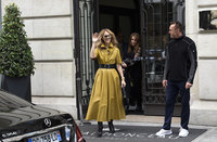 Celine Dion Sweatshirt #2707552