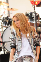 Celine Dion Sweatshirt #2734606