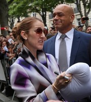 Celine Dion Sweatshirt #2735319